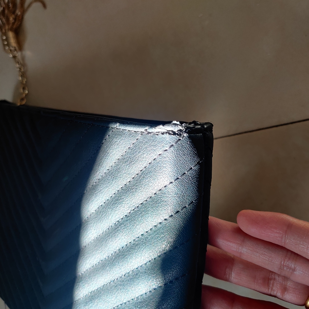FOREVER NEW Black Chevron Wristlet - Picture 9 of 13